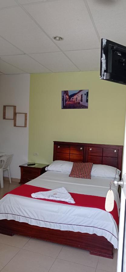 Hotel Estoraques 3*